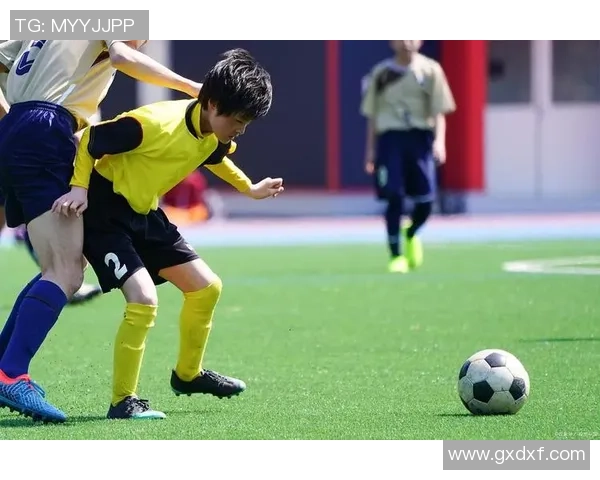 西安足球队灵活应变的战术解析与发展前景探讨