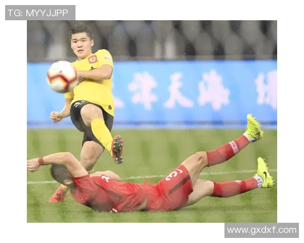 足球明星邱卫国精彩瞬间回顾及其职业生涯照片集锦